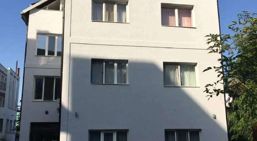 4 Seasons Apartments - Image 1