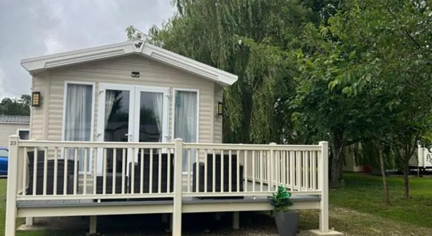 23 larch view luxury caravan tattershall lakes - Image 1