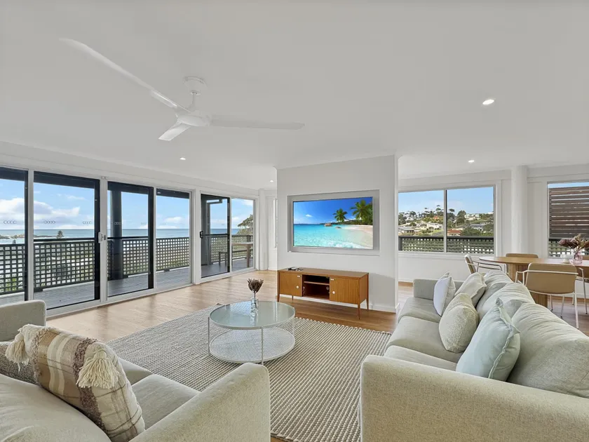 2-bed Beach Haven With Garden & Alfresco Dining - Image 1