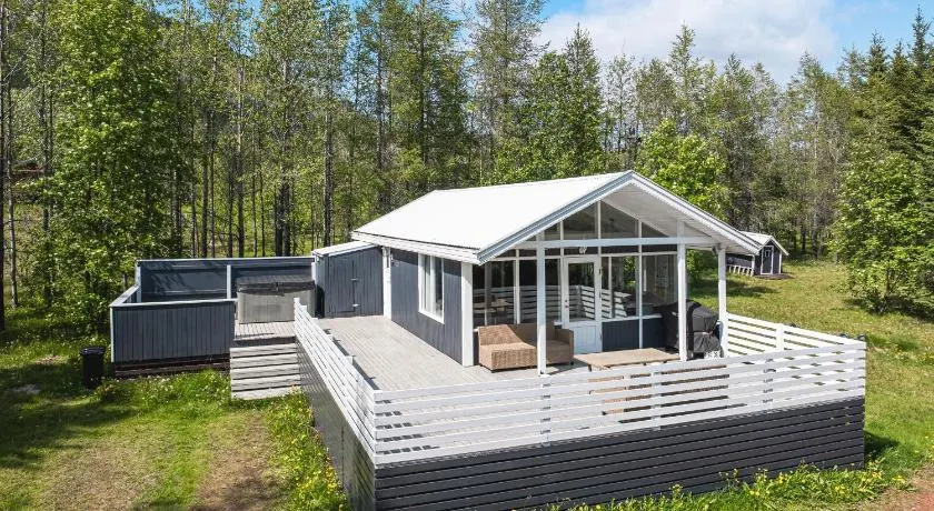 Cozy Cabin - Golden Circle - Image 1