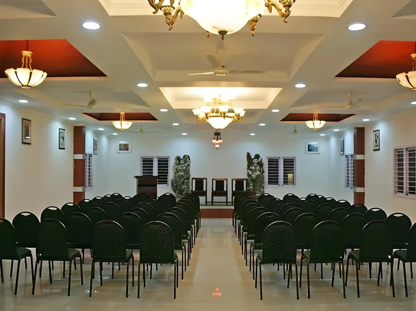 Hotel Kumararraja Palace - Image 1