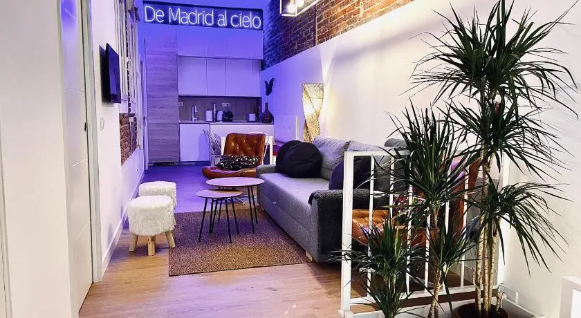 G18_Apartamento para 8 con 3 habitaciones 2 baños en Chamberí - Image 1