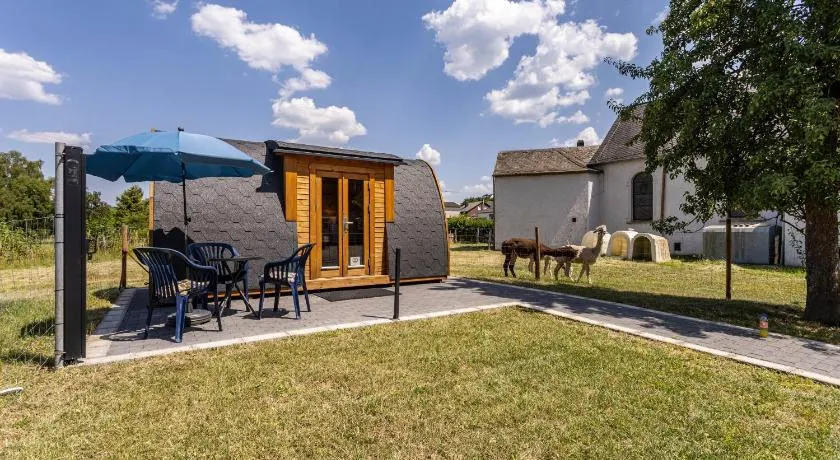 ‘Campingpod en el prado de alpacas’ con terraza y jardín privados - Image 1