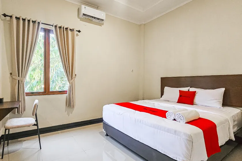 RedDoorz at Grand Cimanggis - Image 1