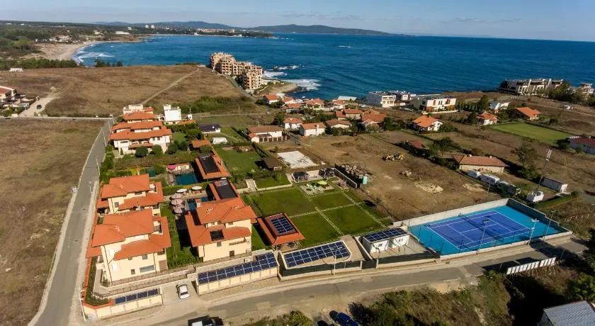 Villa EM - Image 1