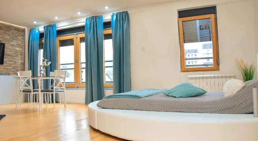 Hedonist Spa-Avenija - Image 1
