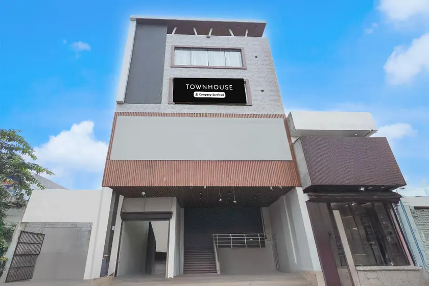 Super Townhouse DSIDC Bawana Formerly Kanhaiya Residency - Image 1