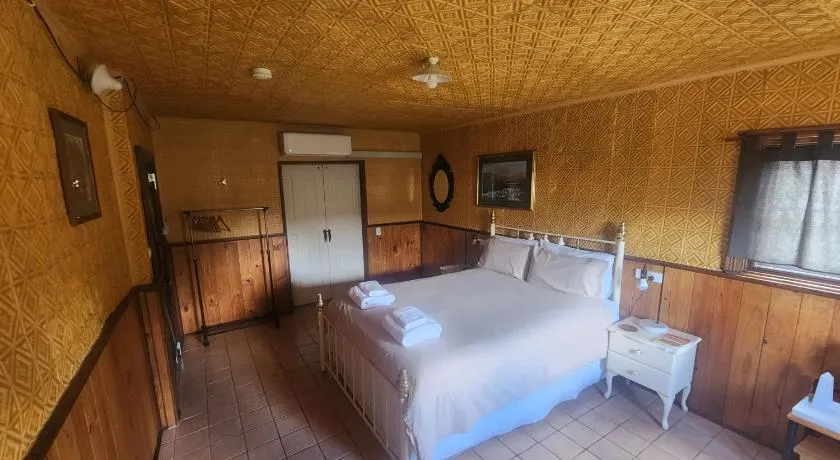 LeVar -Historic accessability accommodation with Ensuite and Mod Cons - Image 1