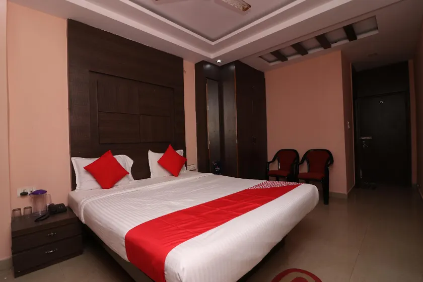 Shree Bhakti Sagar Hotel - Image 1