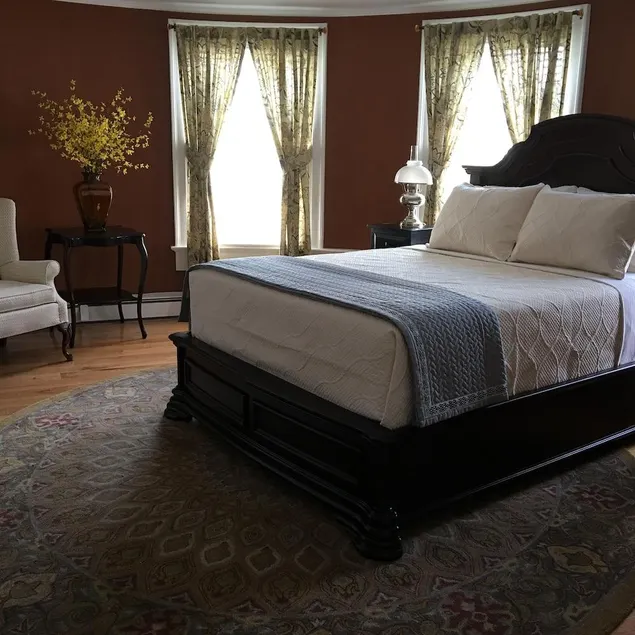 Baldwinsville B&B - Image 1