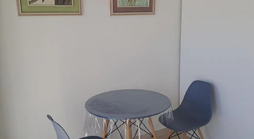Peaceful one bedroom guesthouse in Rondebosch - Image 1