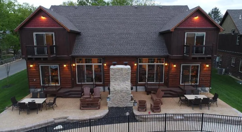 Luxury Lakefront Villa 2 mi to SDC HUGE POOL Kayaks Dock - Image 1