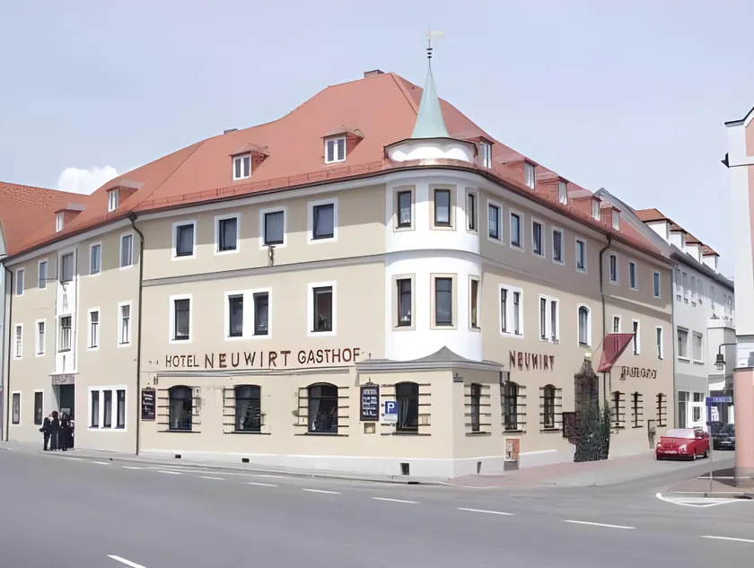 Hotel & Brauerei-Gasthof Neuwirt - Image 1