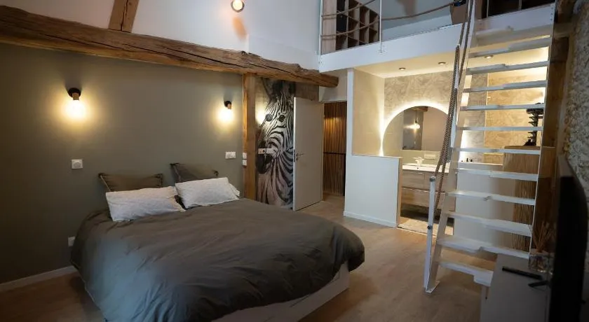Jolie maison dans la forêt - Image 1