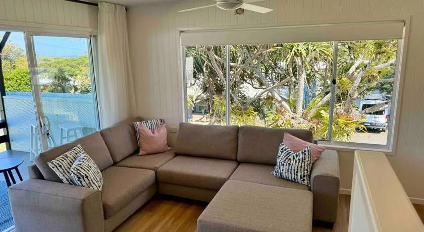 The Old Artist Residence, Boreen Point Boutique Accomodation - Image 1