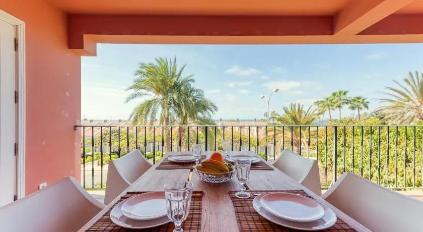 Gran terraza con vistas al mar - Image 1