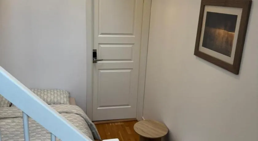 Cozy Budget Room in Central Oslo Shared Bathroom - Image 1