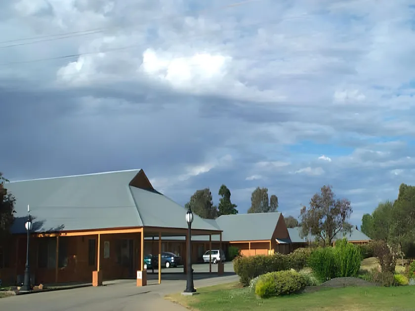 Comfort Inn Bishops Lodge - Image 1