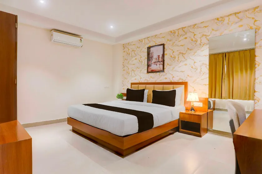 Townhouse Oak Siliguri Vega Circle Mall - Image 1