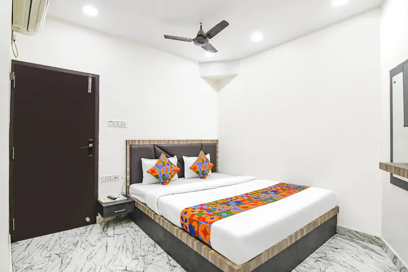 Hotel O Ripon Street Kolkata Formerly SR Royale - Image 1