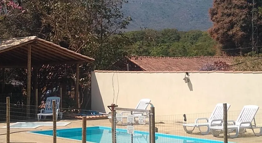 JACARANDÁ Chalés com piscina em São José da Serra MG - Image 1