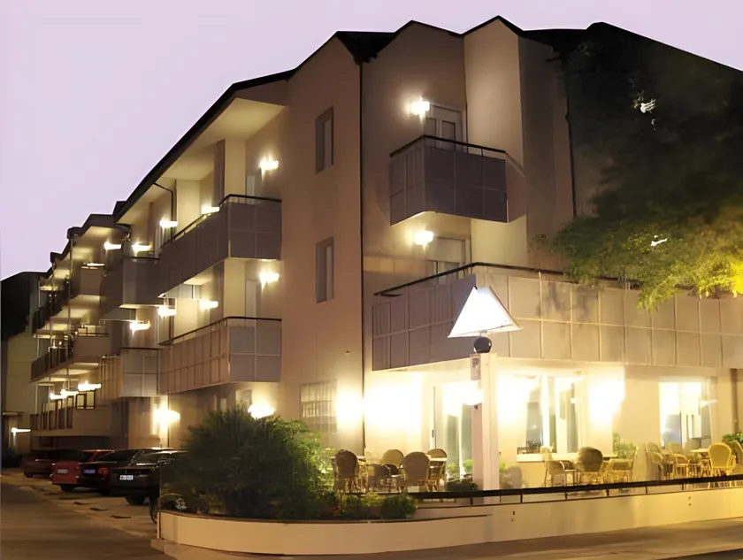 Hotel Des Bains - Image 1
