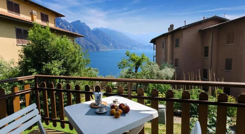 EnjoyIseoLake - Discesa a Lago with terrace and garden on lake Iseo - Image 1