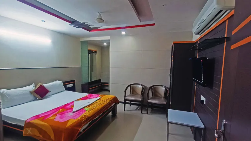 Hotel Santosh Castle - Image 1