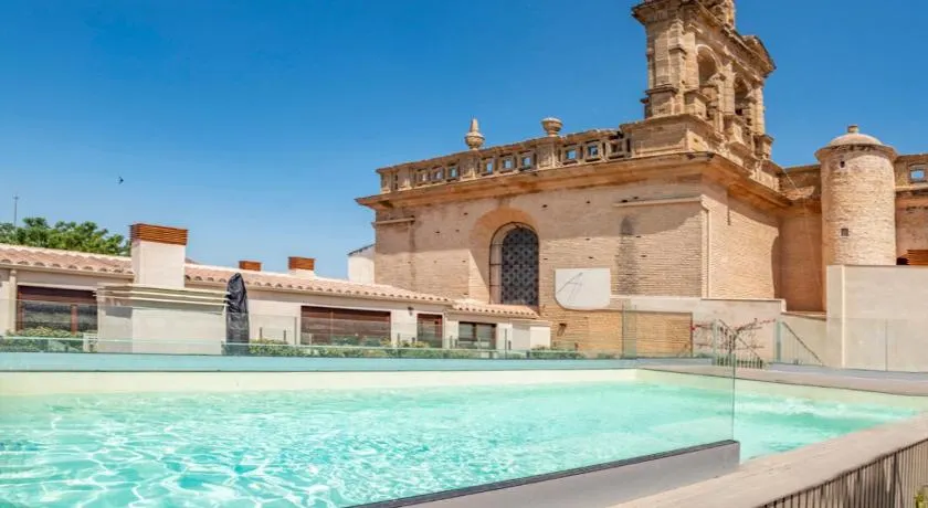 Céntrico apartamento con piscina - Image 1