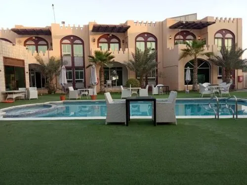 Corniche Palace Hotel - Image 1