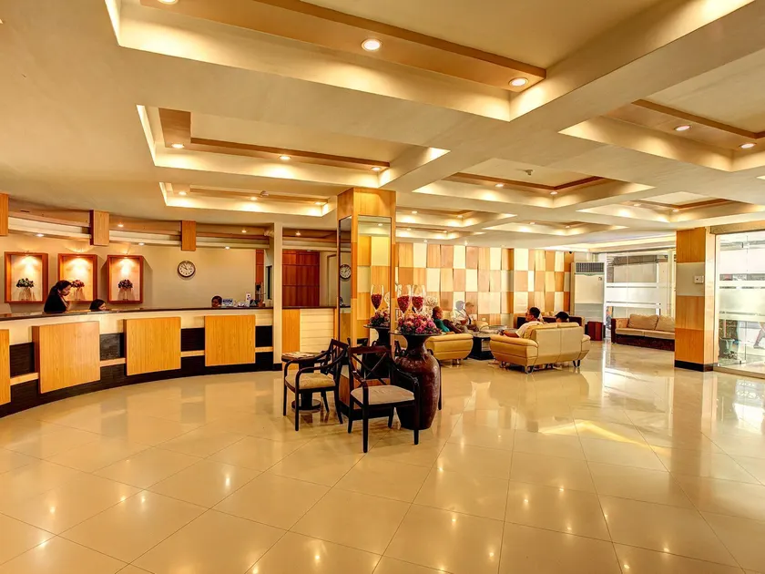 Grand Astoria Hotel - Image 1