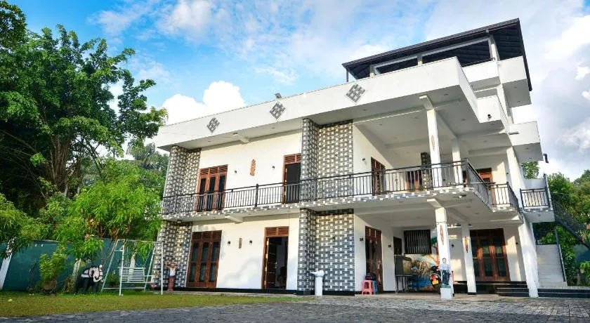 Sun Side Villa - Image 1