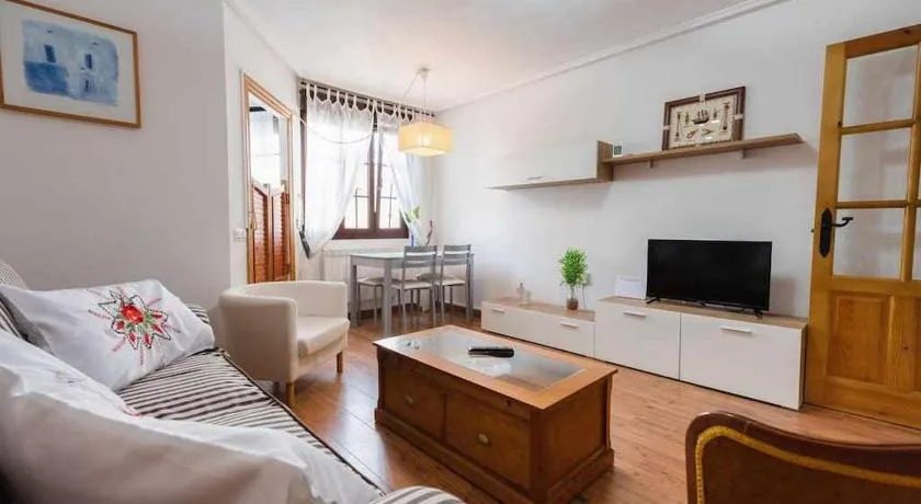El apartamentín de Lastres. - Image 1