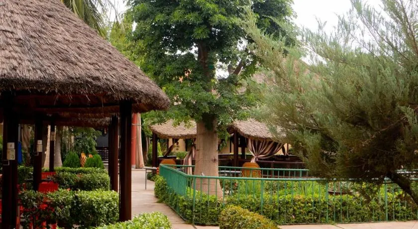 Le Baobab - Image 1