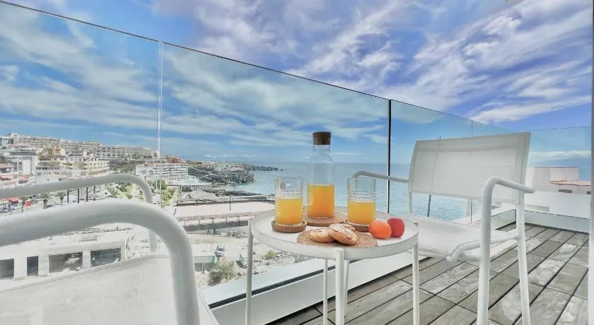 Fantastic View Apartment with Terrace in Los Gigantes - Image 1
