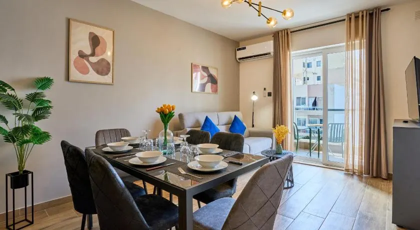 LotusEscape Modern Apartment, 7 Minutes Walk to Promenade St Pauls Bay - Image 1
