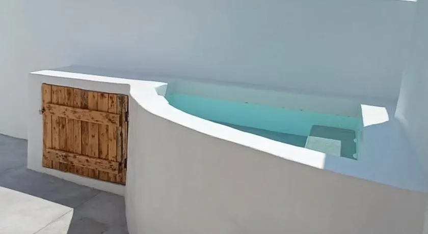 Kyklades Sensation Private Plunge Pool Romantic Suite - Image 1