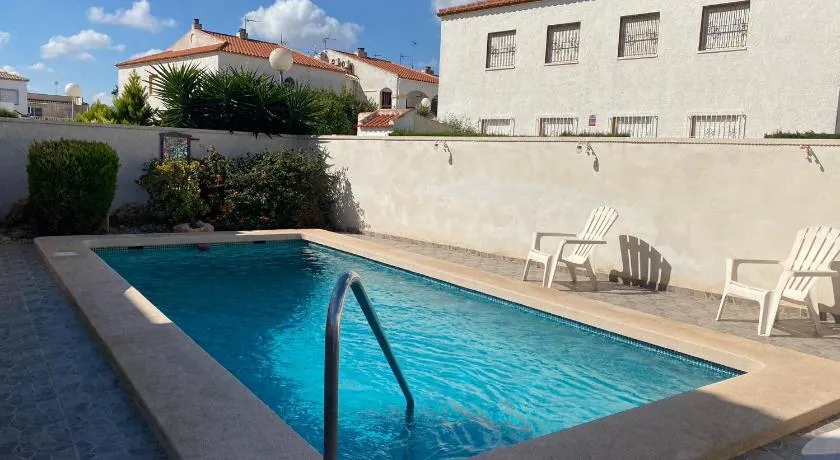 Grande Villa avec Patio, piscine privée, Air conditionné, wifi TV par satellite, barbecue. - Image 1