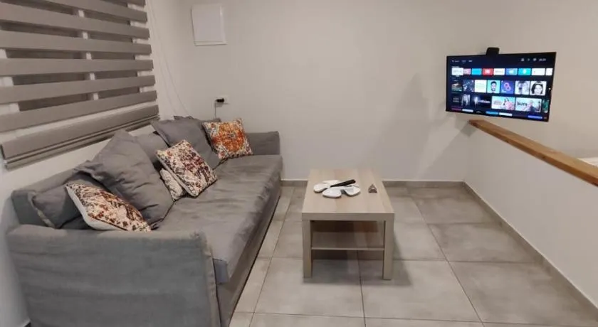 Michael's- A Lovely Studio Apartment - Image 1