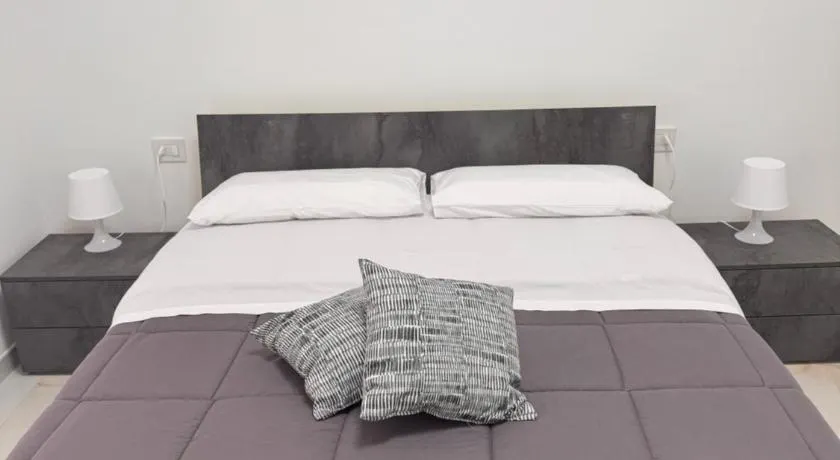 B&B Bella - Image 1