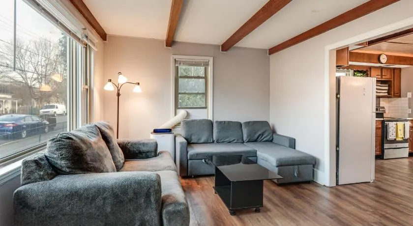 Warren County Launchpad: Pet-Friendly Lebanon Apt - Image 1