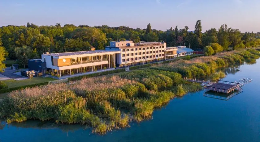 Hotel OTP Balatonszemes - Image 1