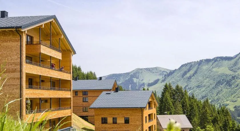 Alpenstolz Damüls Haus 1 - Stilvoll urlauben in den Bergen - Image 1