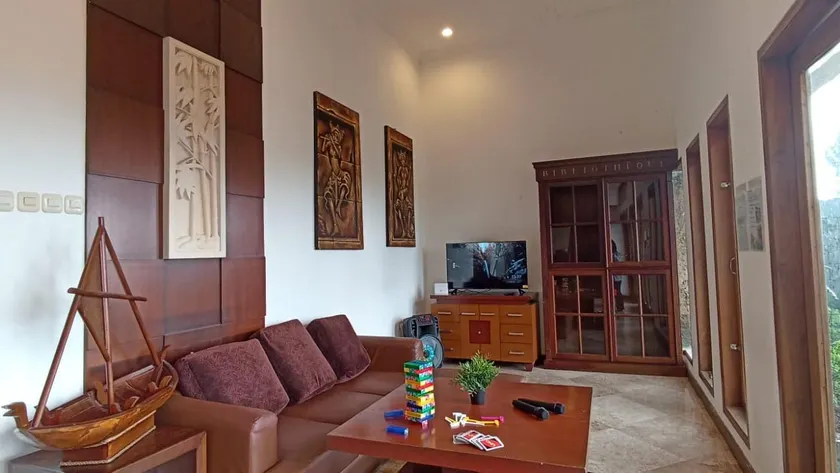 De Bukit Dago Villa by HouseinBandung - Image 1