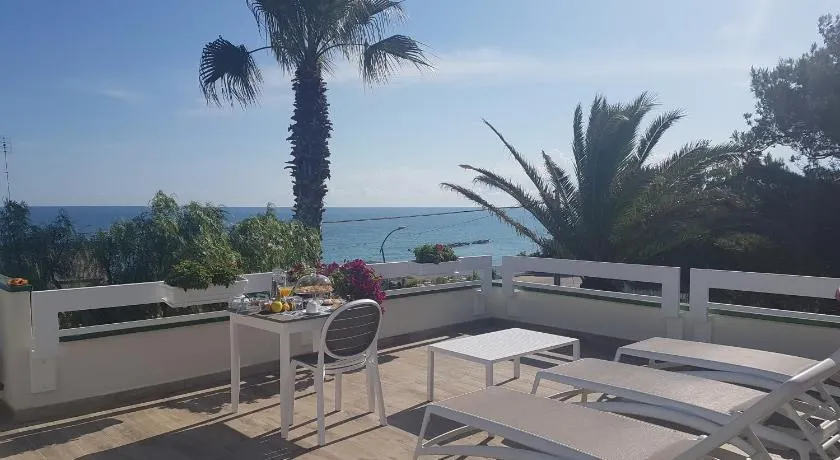 B&B TORRE AZUL FRONTEMARE - Bisceglie - Image 1