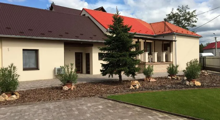 Kristály apartmanok - Image 1
