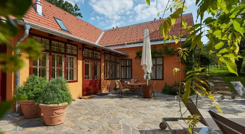 Villa Tranquillini auf Gut Guntrams - Image 1