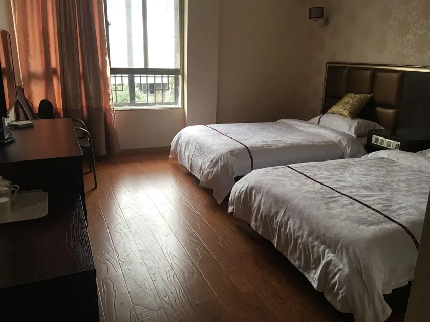 Loujia Courtyard Accommodation - Image 1
