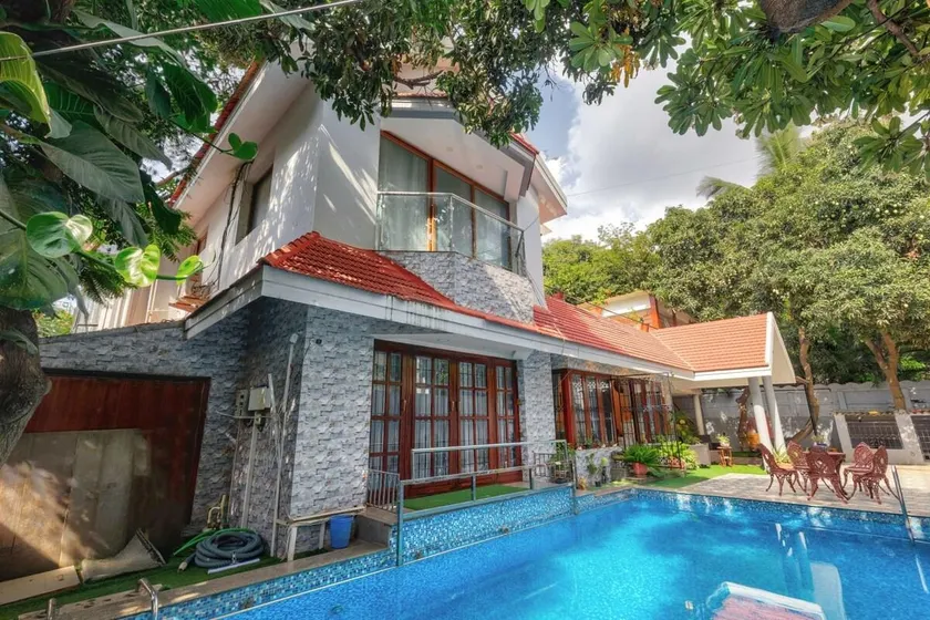 Rangmahal by StayJade Projector Jacuzzi & Pvt Pool - Image 1