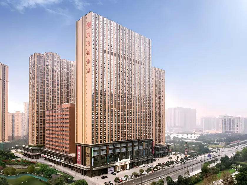 Vienna Hotel Chengdu Dafeng Subway Station - Image 1